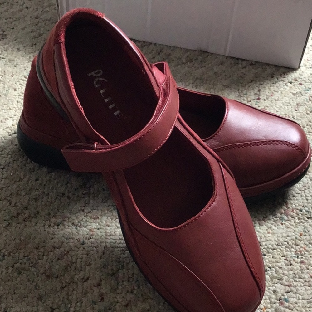 Leather Walking Shoe